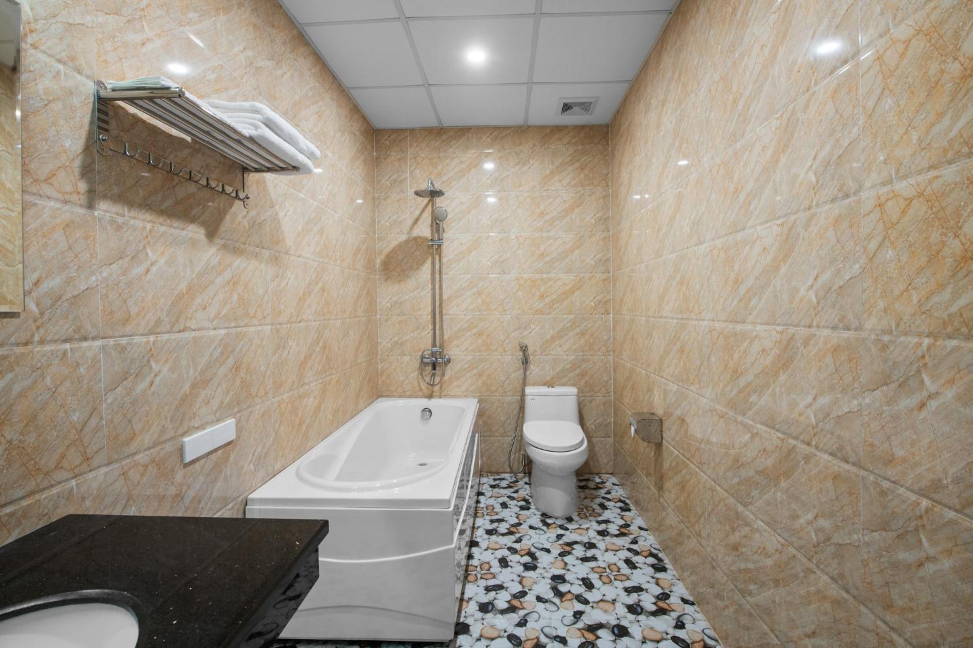 Khach San Habana Hotel Thai Nguyen Exterior photo